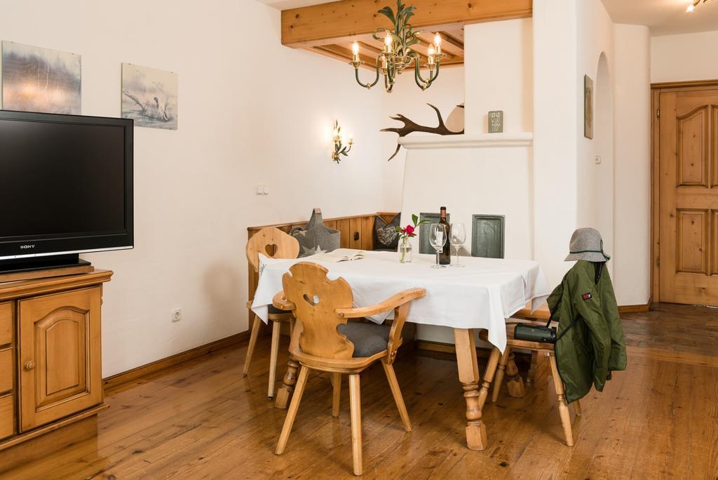 Ansitz Wirtsgut - Familienappartements In Den Bergen Leogang Bagian luar foto
